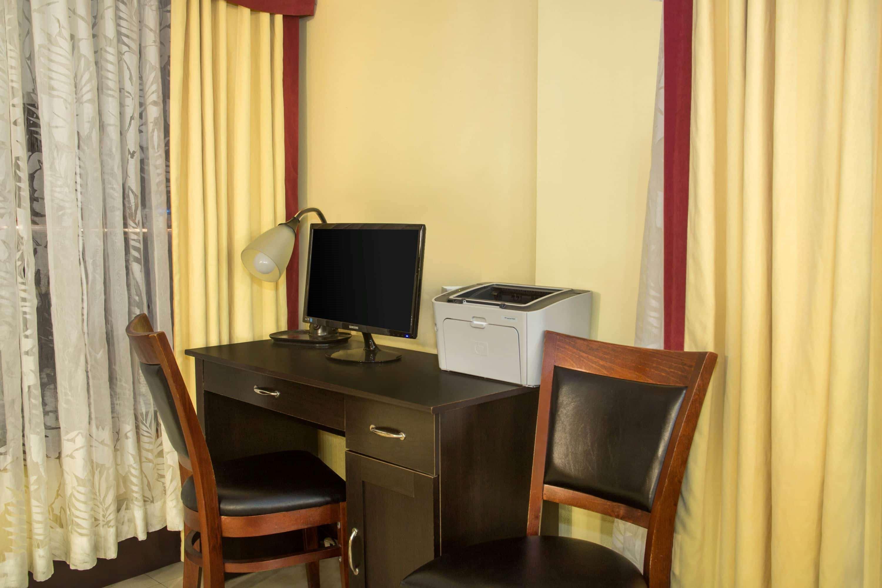 Days Inn By Wyndham Florida City Ngoại thất bức ảnh
